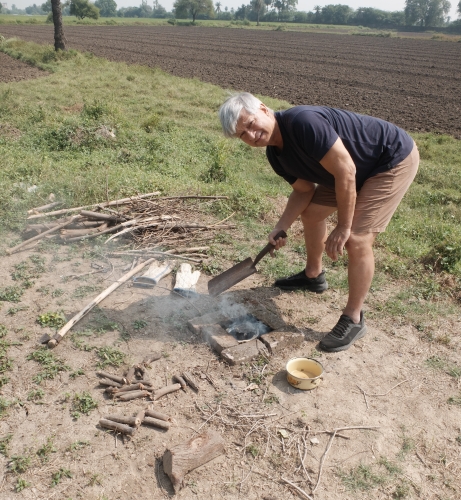 Cooking Meat Outdoors in a Handi Oct 2025